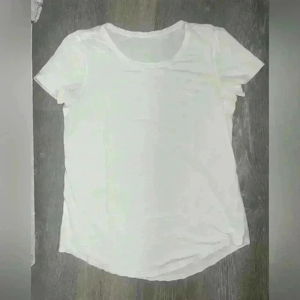 Lululemon soft t-shirt short sleeve size 8 in white